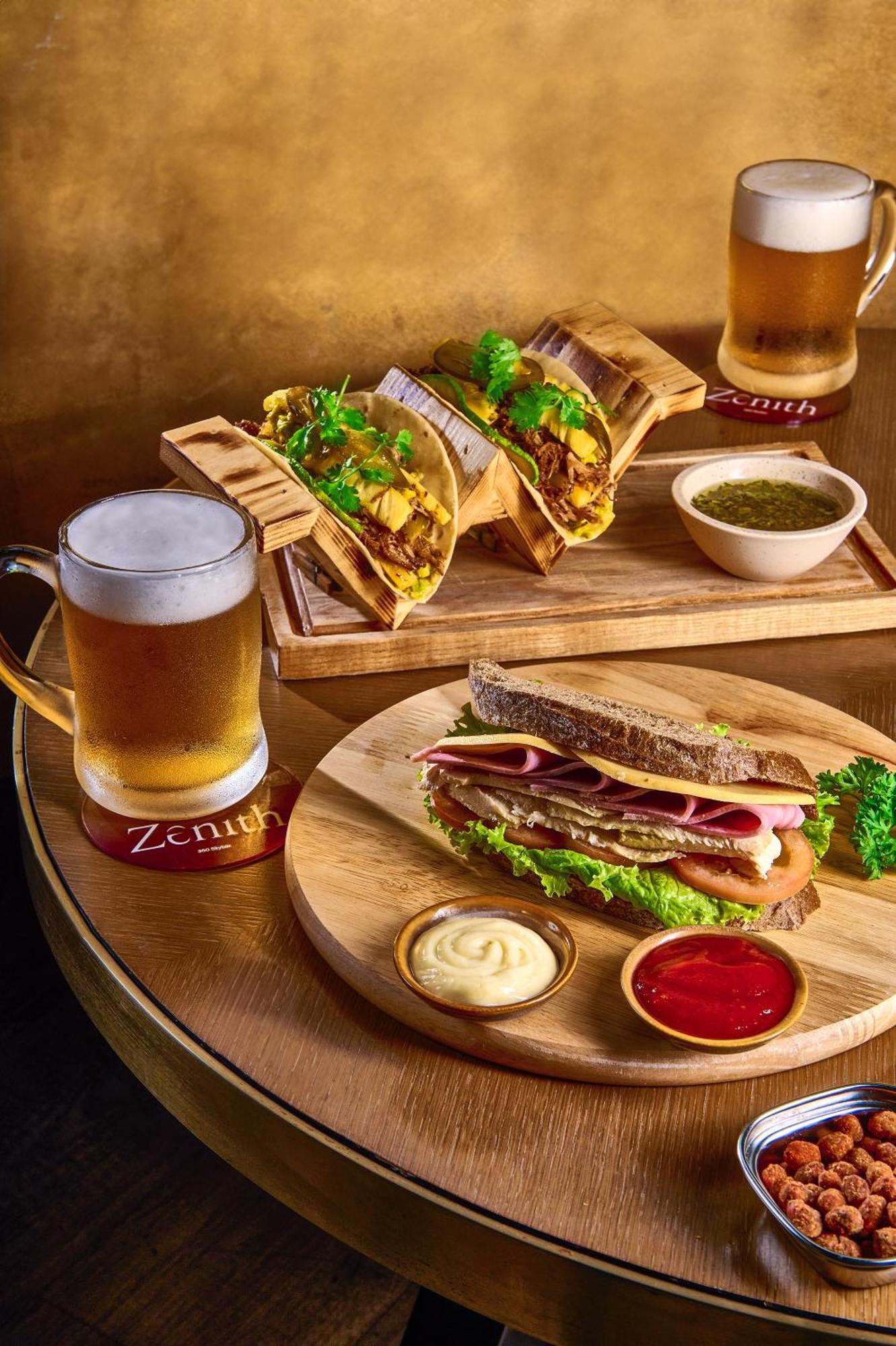 فندق فينبيرل هوى هوي المظهر الخارجي الصورة Tacos and sandwiches