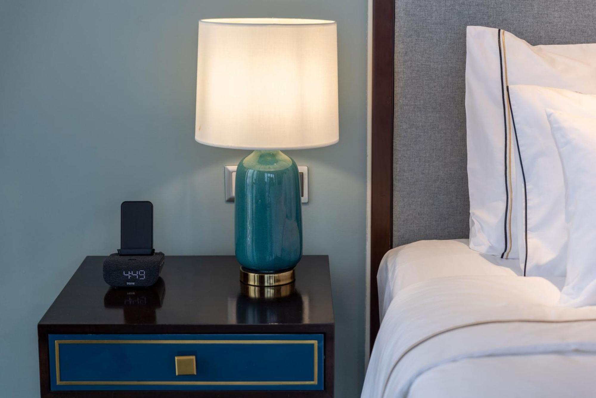 فندق فينبيرل هوى هوي الغرفة الصورة A bedside lamp
